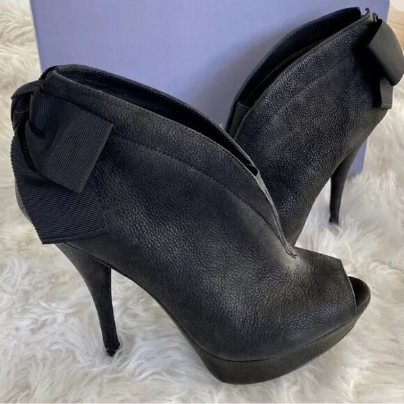 Vera Wang Black Peep Toe Stiletto Booties with Bow - Size 8.5M - Picture 17 of 17